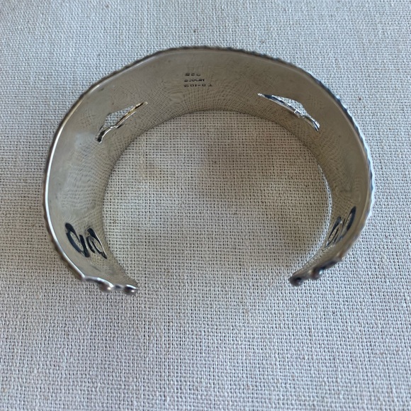 🦩🎄🥰 Host Pick 🥰🎄🦩 Silver & Carnelian Cuff Bracelet - Picture 9 of 14